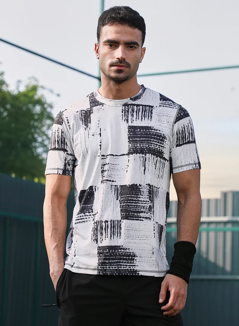 Campus Sutra Campus Sutra Men's Charcoal Black & Cream White Contrast-Fade Activewear T-Shirt For Casual Wear | Crew Neck | Short Sleeves | Jersey T-Shirt Crafted With Comfort Fit For Everyday Wear
