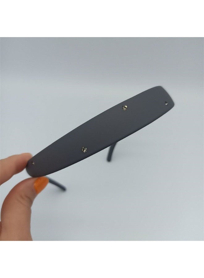 Nariele Simple And Trendy Anti Slip Headband - Image 1