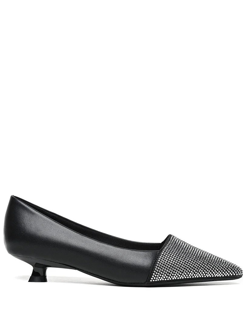 Closed toe kitten heels Classic Pumps