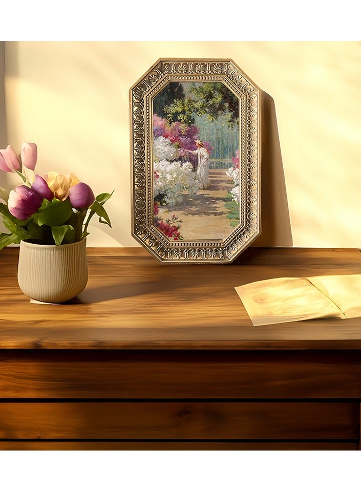 إطار صورة أوروبي كلاسيكي مصنوع من الراتنج بزخارف مرتفعة ومجوفة - ديكور ذهبي للجدار والطاولة. - Image 2