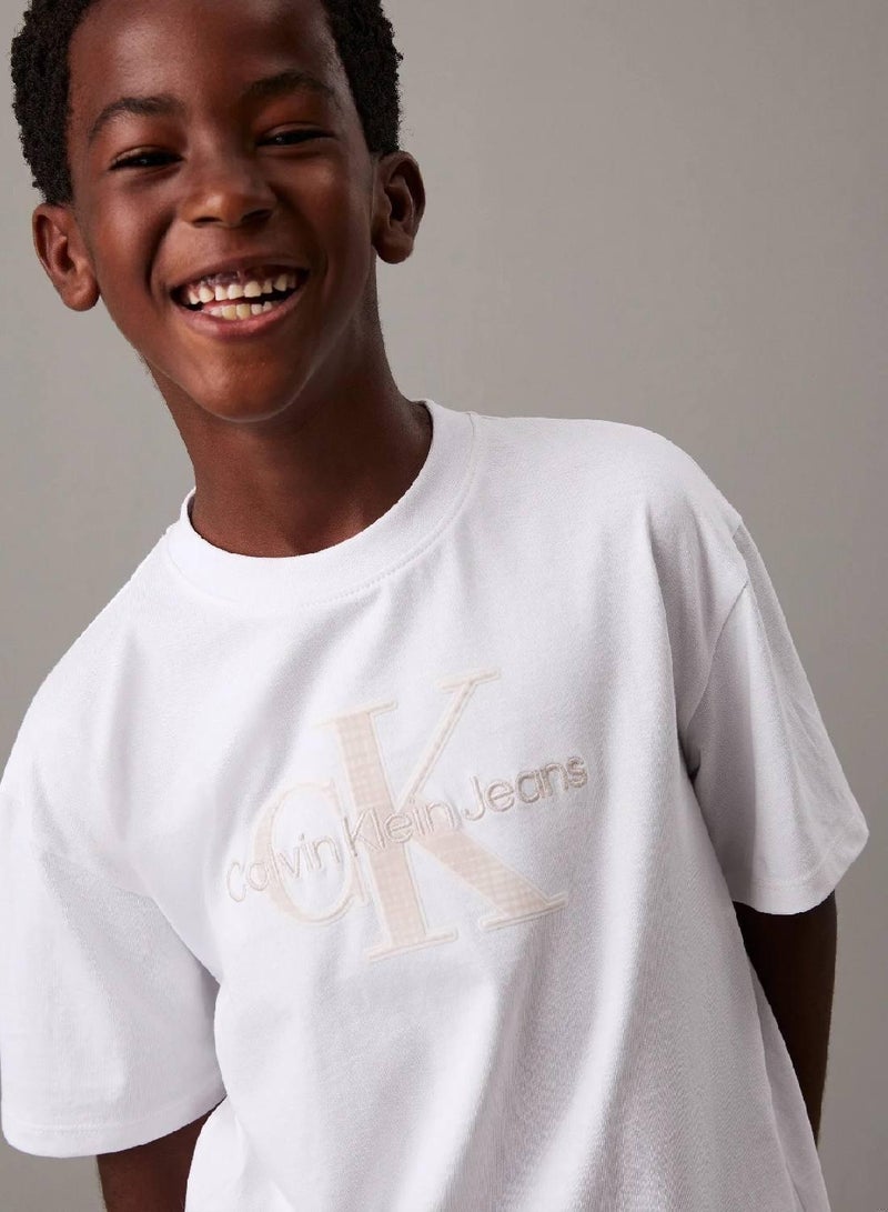 كالفن كلاين جينز تيشرت مزين بشعار كلفن كلاين - Image 3