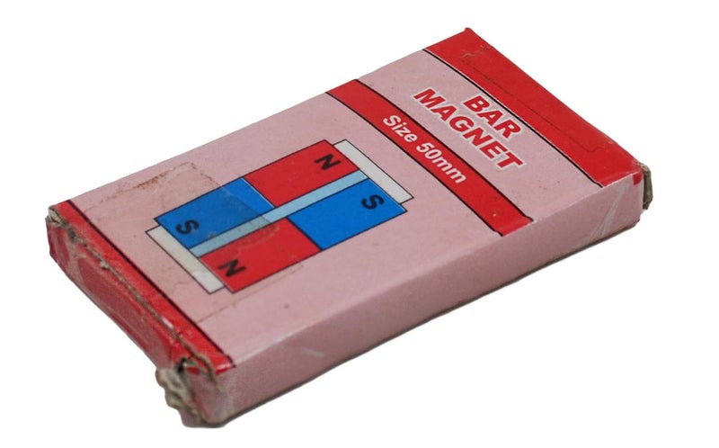 EISCO مغناطيس بار، مجموعة من 2 - أحمر وأزرق، أقطاب شمال/جنوب - فولاذ كروم - تشمل حافظات - مثالي لفصول الفيزياء وتجارب المغناطيسية - Image 3