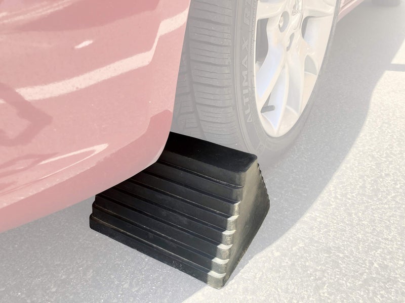 MaxxHaul 80681 Rubber Wheel Chocks 2-Pack â€“ Heavy Duty, All-Weather, Non-Slip, Oil-Resistant with Steel Eyebolt â€“ for Trailers, Cars, Motorcycles, RVs â€“ 10â€ x 8â€ x 6â€ - Image 5
