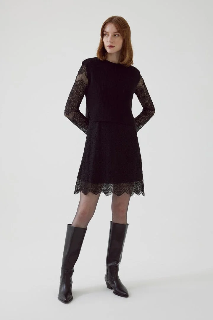 EXQUISE Black Regular Dress with Lace Trim and Lining, Knitted Sweater