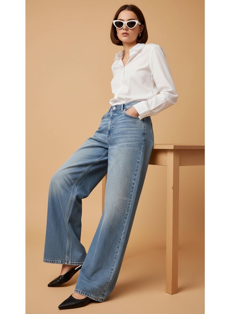 لمسة الحياء - بنطلون جينز نسائي واسع - خصر عالي، لون أزرق متوسط، قصة مريحة، مقاسات S-XXL - Image 1