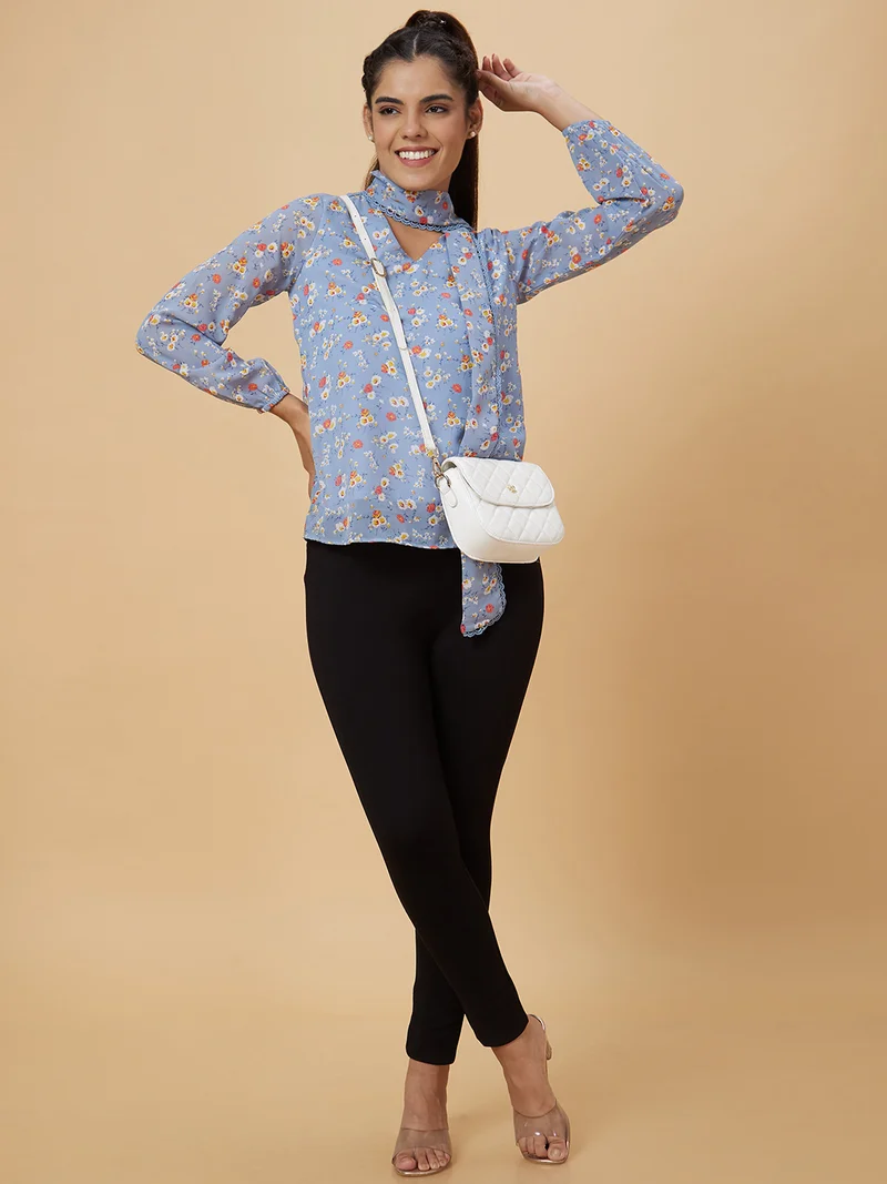 globus Women Blue Floral Printed V-Neck Top