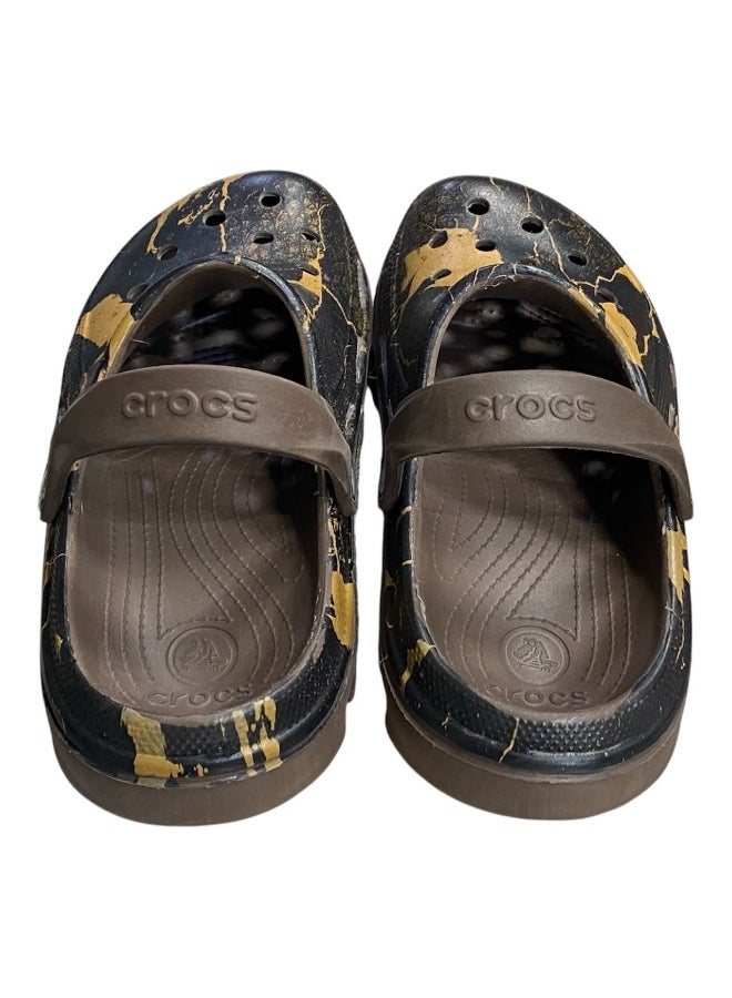 Crocs are comfortable - Image 2