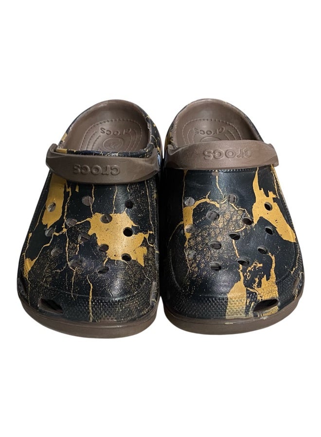 Crocs are comfortable - Image 3