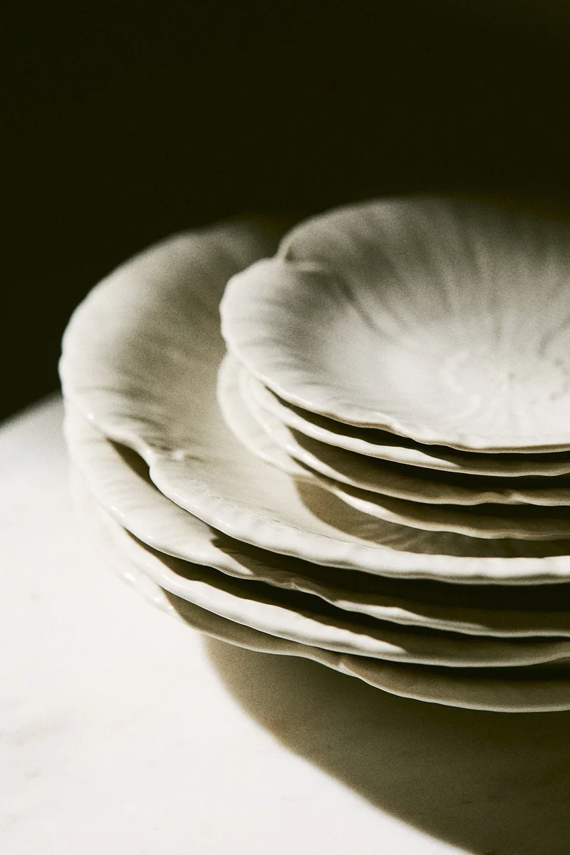 اتش اند ام Stoneware serving plate