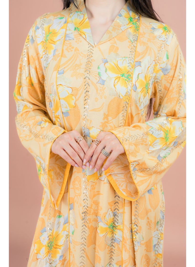 اكسا جلابية ياقة أنيقة بنقوش زهور أصفر - Image 2