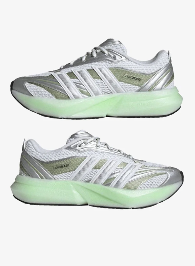 اديداس أحذية رياضية نسائية لايت بليز جلو دبليو بيضاء