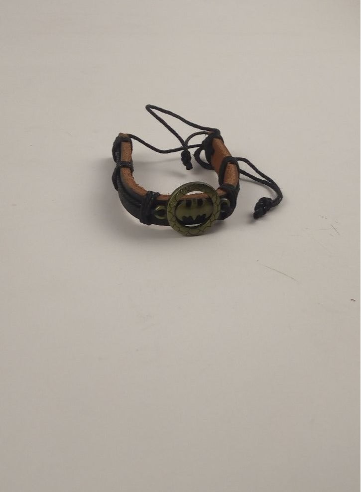 باتمان حظاظات رجالي أنيقة مصنوعة يدويا من أجود أنواع الجلد الطبيعي، مثالية للشباب الذين يبحثون عن إطلالة غير تقليدية - Image 2