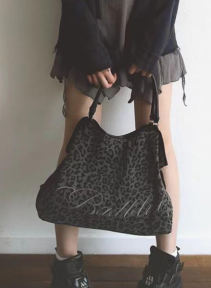 QUARRYUS Women & Girls Leopard and Polka Dot Print Drawstring Tote Bag, Stylish Shoulder Handbag for Daily Life, School & Work, Random Star Charm Included - Image 4