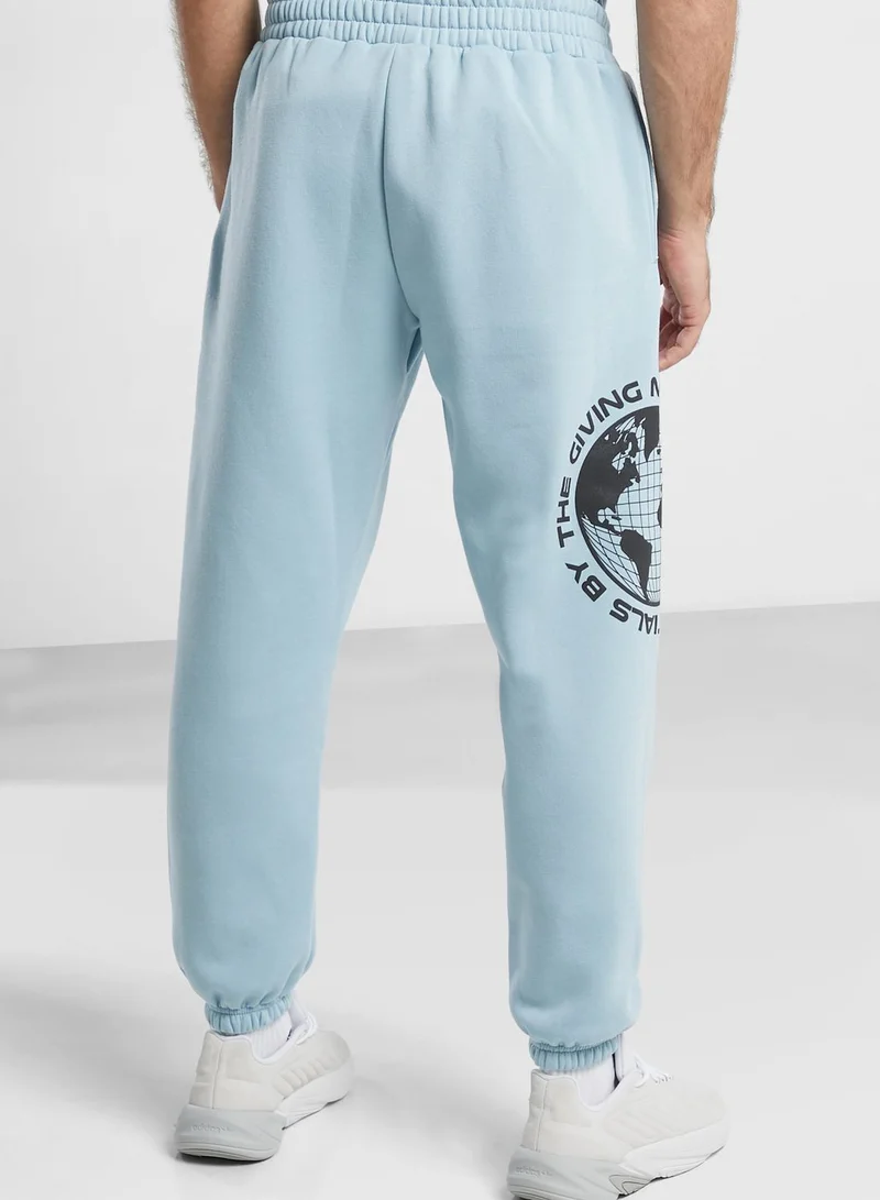 The Giving Movement The Regular Fit Classic Sweatpants
