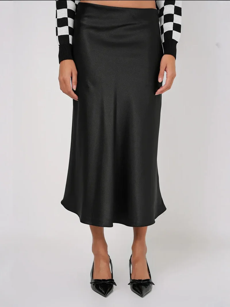 بيغ دارت تنورة ميدي بقصة  مرنة من