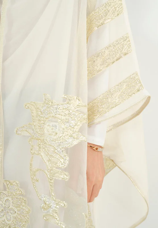 Thouq Beautiful Symmetrical Metallic Shaded Jalabiya With Round Neckline And kimono Sleeves