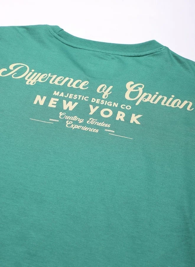 ديفيرينس أوف أوبينيون تيشيرت مطبع بأكمام قصيرة وقصة واسعة للرجال