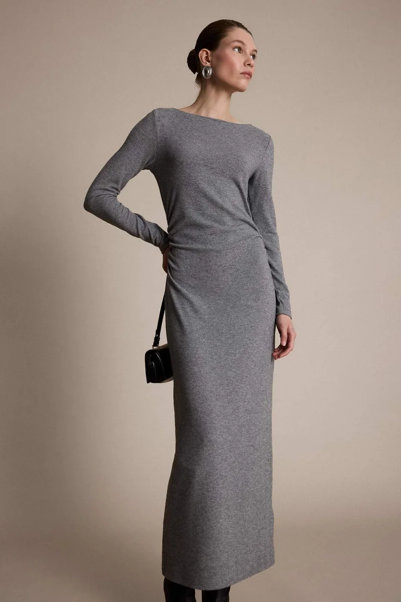 ديفاكتو Slim Fit Crew Neck Midi Dress
