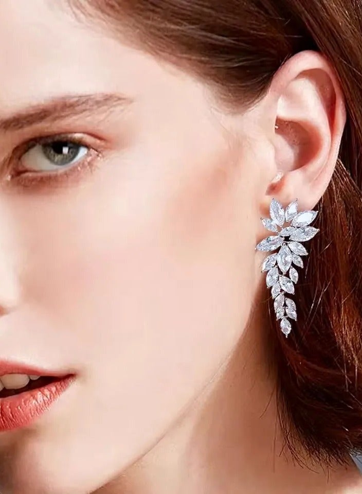 Rwnq Luxury Silver Earrings with Sparkling Leaf Design | Elegant Zircon-Stone Studded Earrings for Evenings and Special Occasions | Shiny Women's Accessory for a Sophisticated and Unique Look Soirée, Jewelry, Women's Accessories, Accessories, Women's Earrings  - Image 4