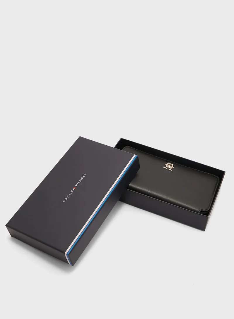 TOMMY HILFIGER Essential Large Clutch