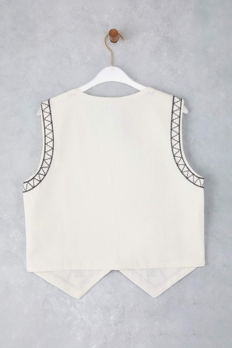 trendyol White Regular Embroidered Vest Twoss25Ye00126 - Image 2