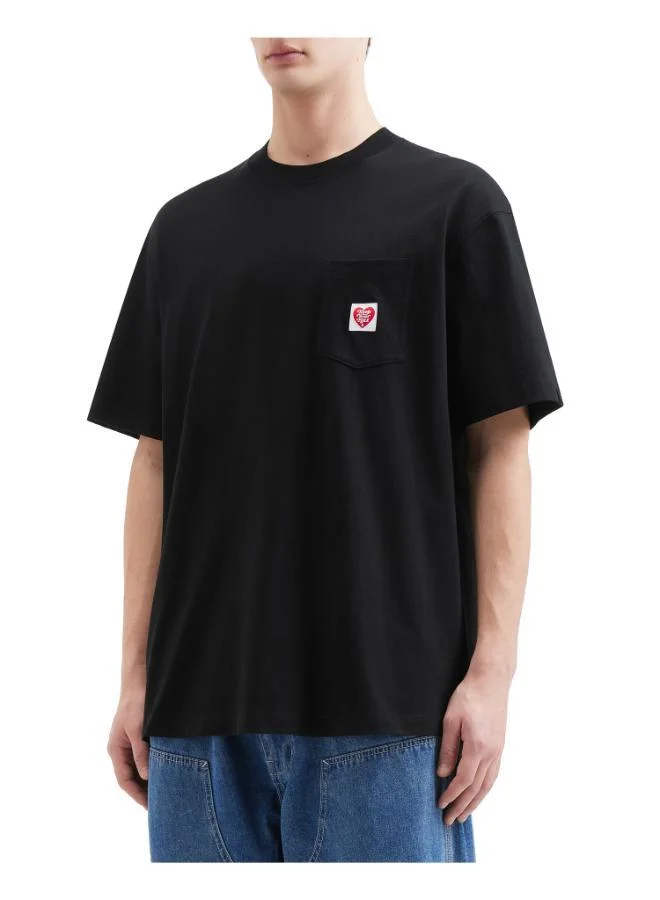 فينجركروكس تيشيرت بشعار تفصيلي للجيب