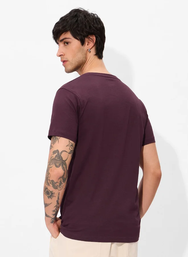 The Souled Store  The Souled Store Men Plum Solid Regular Fit T-Shirt  | Best Price UAE
