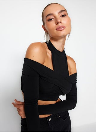 Black Window/Cut Out Detail Blouse TPRAW24BZ00026 - pzsku/ZB8CCB9CC3EA633A7B294Z/45/_/1739718295/5f77f6db-d924-4aa6-a2ba-5750a1afb488