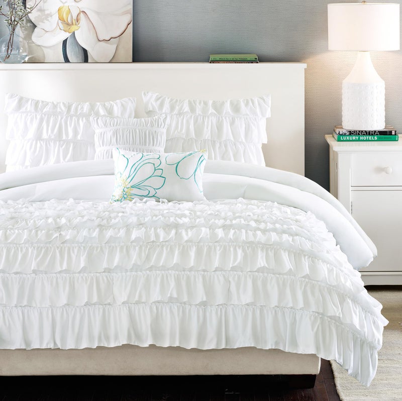 Intelligent Design Intelligent Design Queen Comforter Set in White Finish ID10020 