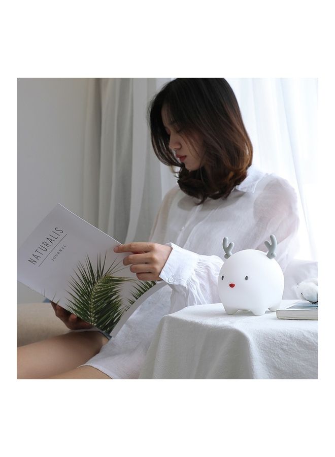 نيبمينينت مصباح ليلي LED بتصميم مبتكر على شكل غزال لطيف قابل لإعادة الشحن بمنفذ USB مع حماية للعين أبيض 16x15x17سم - Image 3