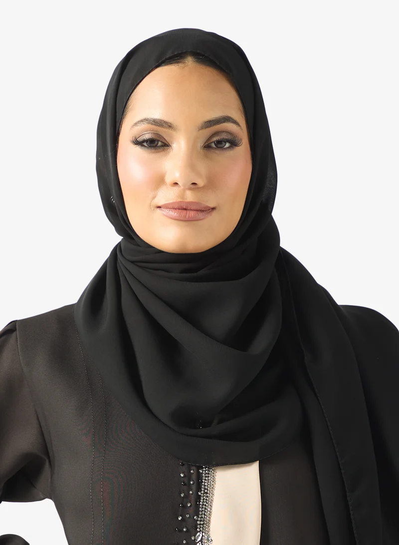 خزانة عباية بحافة مطرزة وشيلة