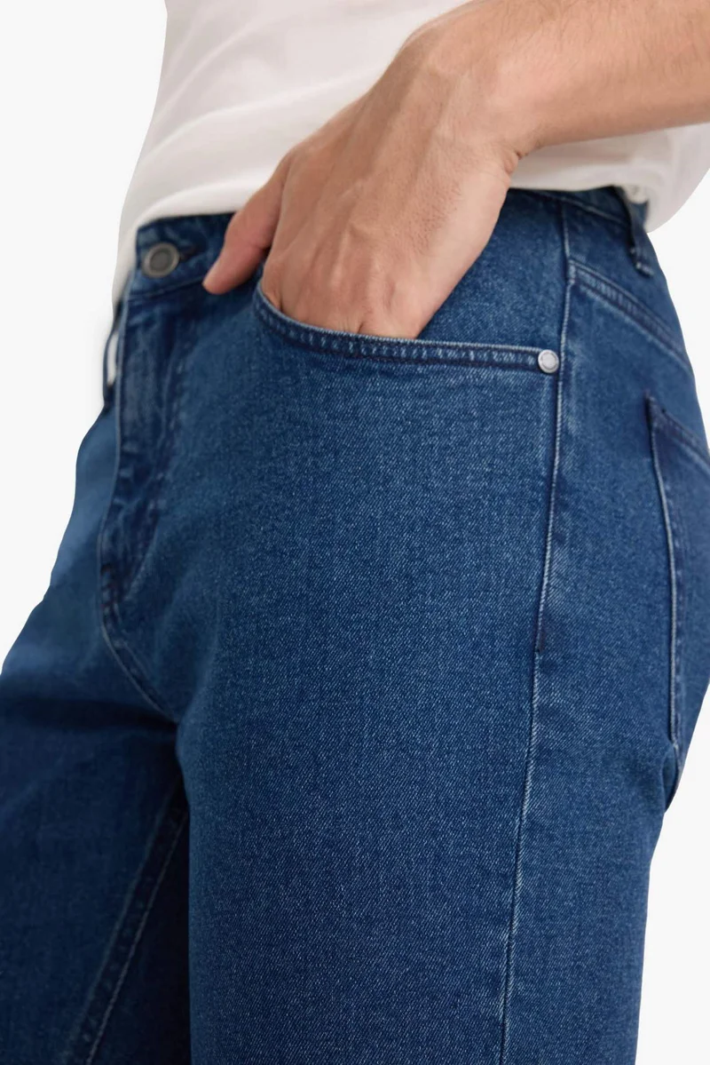 Defacto  Sergio Regular Fit Regular Waist Straight Leg Jeans for Men | Best Price UAE