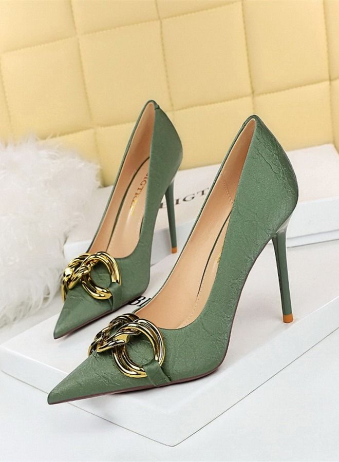 BIGTREE حذاء بكعب عالٍ بمشبك معدني كبير ومدبب بشكل ضحل 9.5 سم، أخضر - Image 1