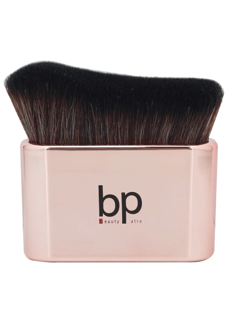 بيوتي باترا فرشاة لتوزيع كريم الاساس والاضاءة السائلة على الجسم