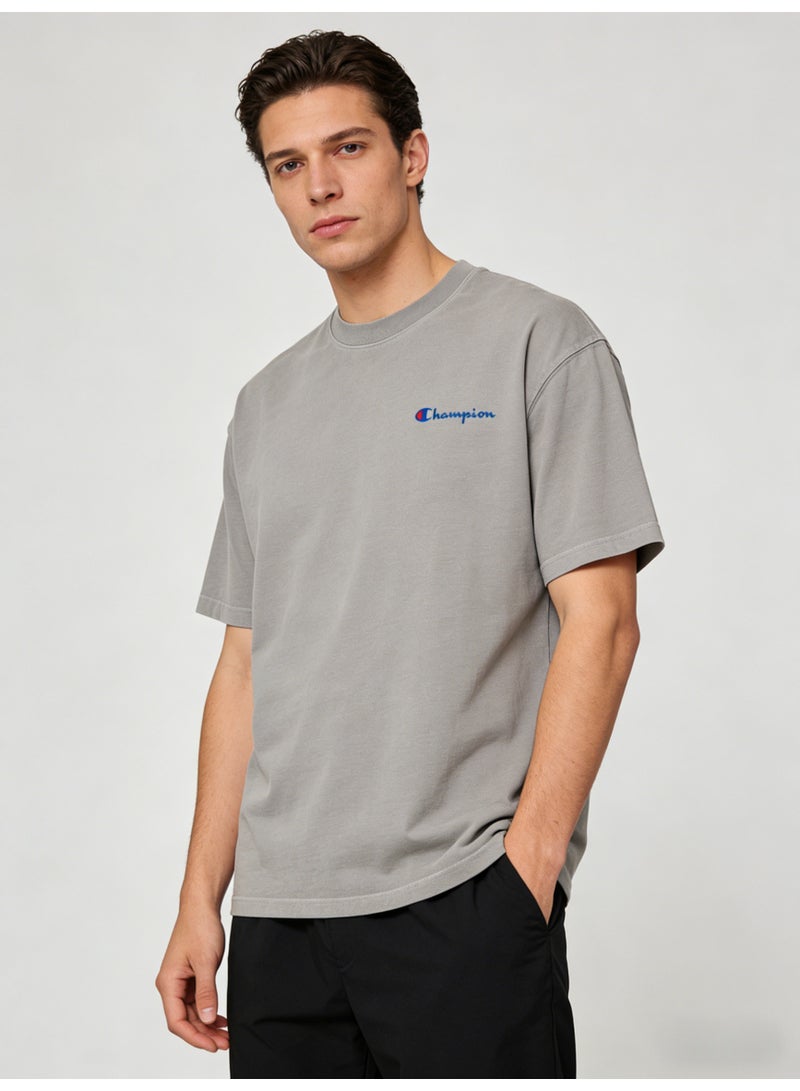 شامبيون Champion Men's Vintage Washed Oversized Crew Neck T-Shirt, Light Grey Casual Short Sleeve Tee - Image 3