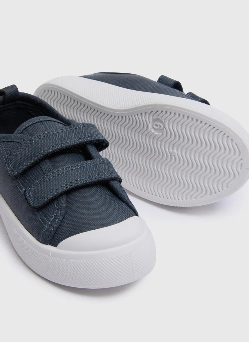 ماتلان Boys Navy Double Strap Canvas Shoes
