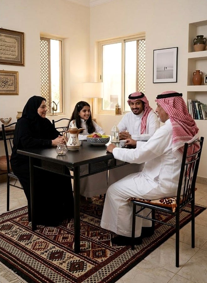 طقم طاولة طعام مع 4 كراسي - Image 2