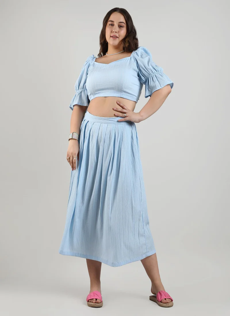 انستافاب بلس طقم نسائي قصير أزرق فاتح من إنستافاب بلس للملابس الكاجوال بأكمام منفوشة ورقبة قلب من مزيج البوليستر بفتحة مريحة للاستخدام اليومي