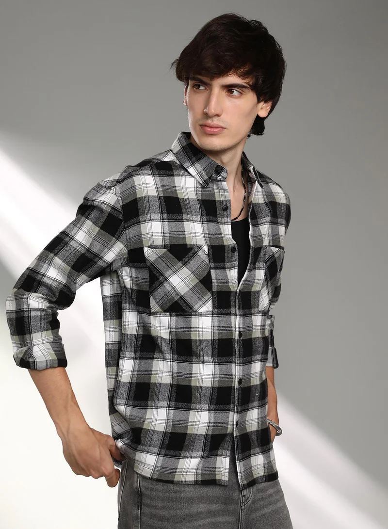 Campus Sutra Campus Sutra Men's Onyx Black & Daisy White Tartan Plaid Shacket For Casual Wear | Spread Collar | Long Sleeve | Button Closure | Shirt Crafted With Comfort Fit For Everyday Wear