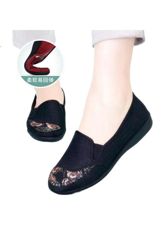 BUSHEYUAN Women'S Flat Round Toe Mother Shoes Soft Bottom Breathable Ladies Slip-On Lazy Shoes Middle-Aged And Elderly Beijing Cloth Shoes Female 210-1322 Black Size 39 - Image 3