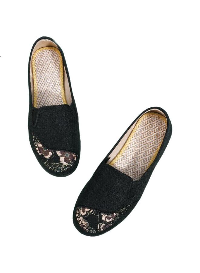 BUSHEYUAN Women'S Flat Round Toe Mother Shoes Soft Bottom Breathable Ladies Slip-On Lazy Shoes Middle-Aged And Elderly Beijing Cloth Shoes Female 210-1322 Black Size 39 - Image 2