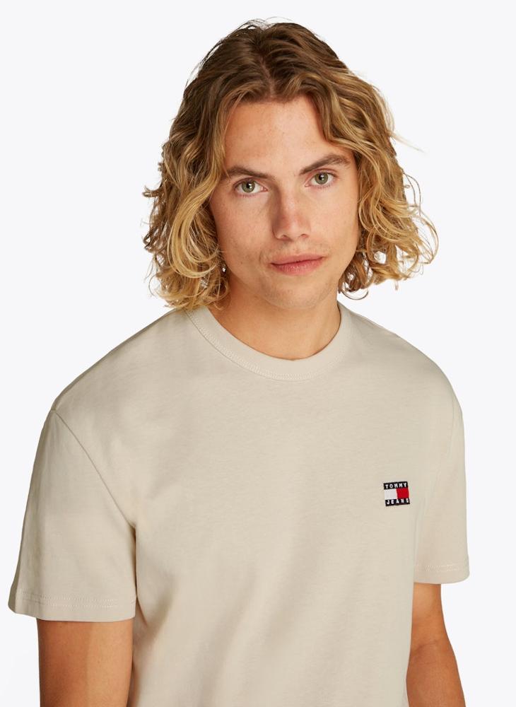 TOMMY JEANS Regular Fit Cotton Badge T-Shirt  - Image 3