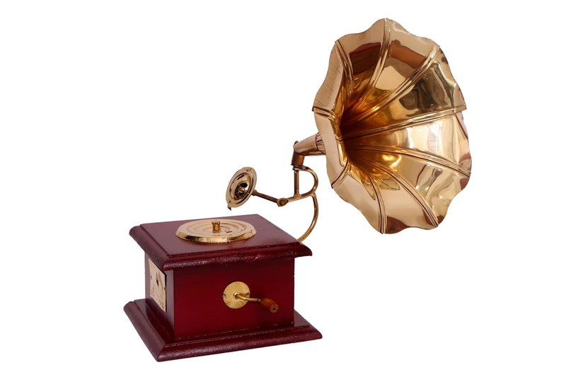 Decorative Gramophone Showpiece 10 Inches Vintage Style Brass for Home Decor Gramophone Handicraft Mini Brass Items for Home Decor Office Desk Living Room Study Table and Gift Purpose