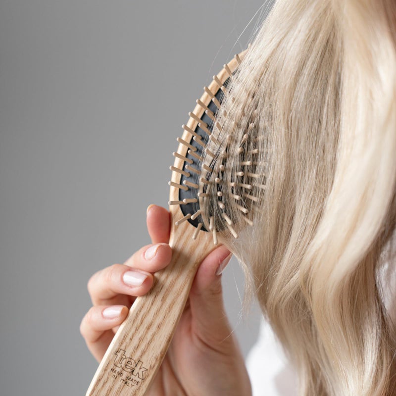 TEK â€“ Large Oval Wooden Brush with Short Pins â€“ Handmade in Italy with Sustainable and Vegan Materials â€“ Safe for All Hair Types Wet or Dry â€“ Gentle Detangler & Anti-Static Properties - Image 2