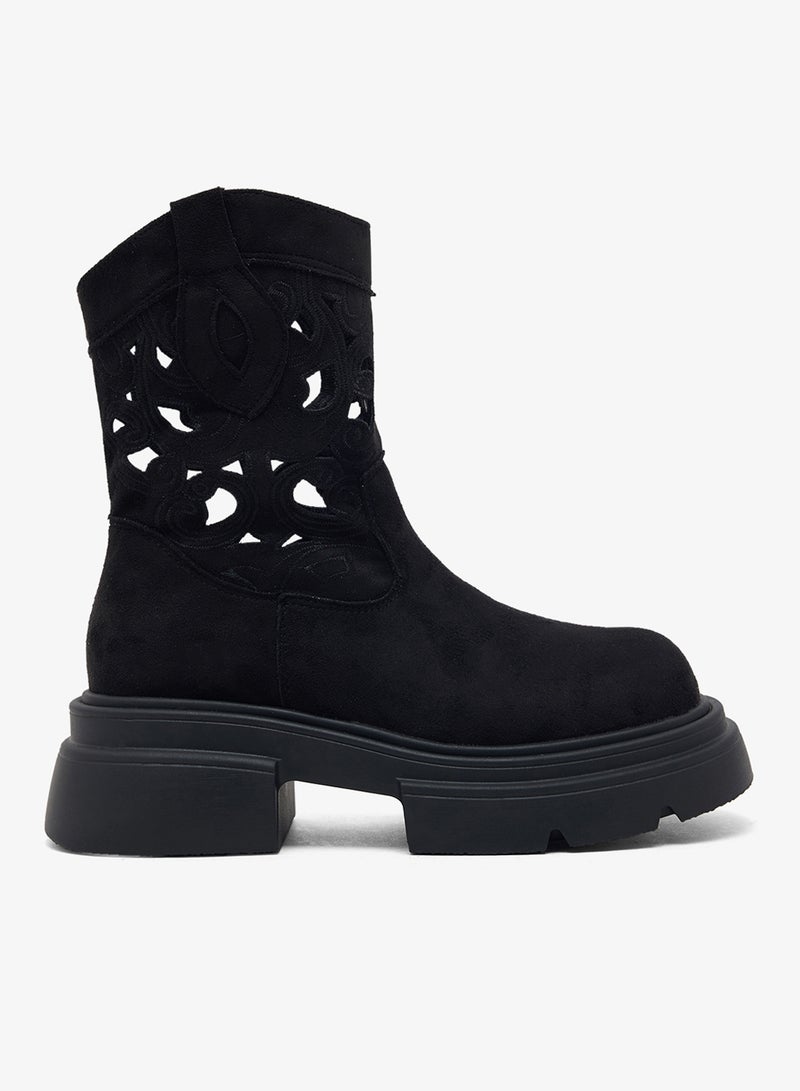 جينجر بوت تشيلسي بكعب عريض مقصوص بالليزر - Image 1