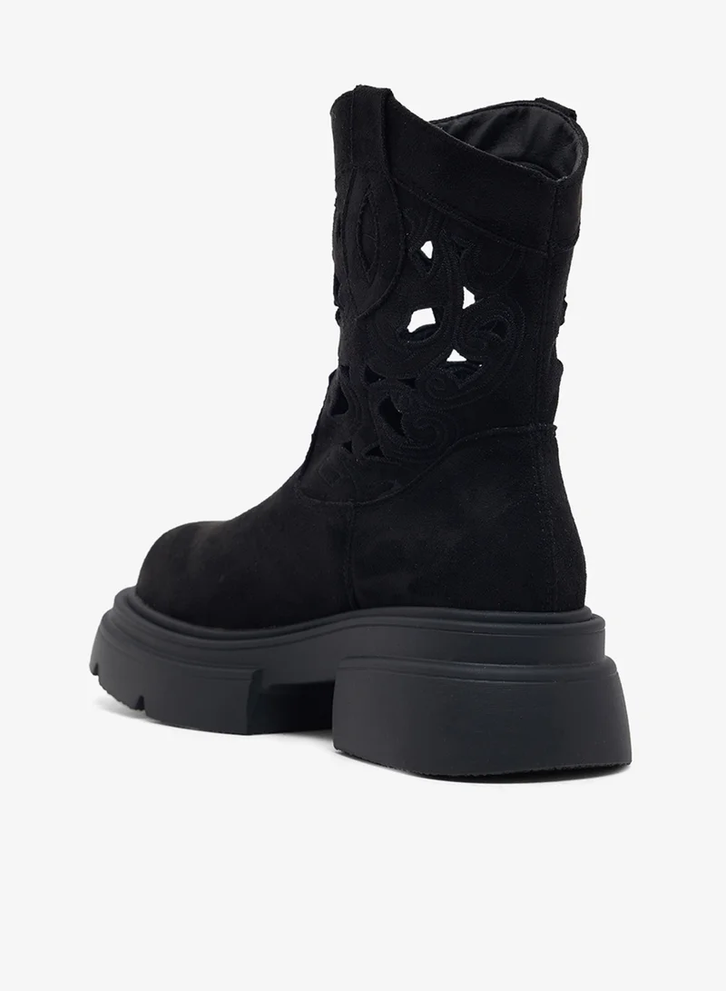 جينجر بوت تشيلسي بكعب عريض مقصوص بالليزر