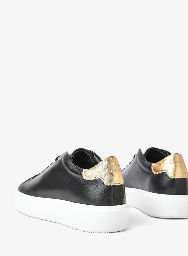 تيد بيكر سنيكرز بلاتفورم