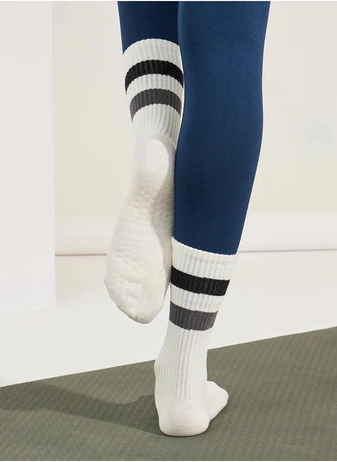 ستايلي Striped Detail Silicone Pad Base Yoga Socks