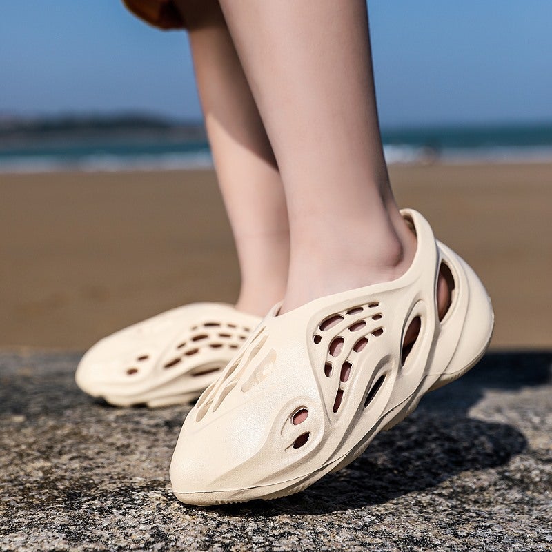 Children'S Shoes Children'S Coconut Hole Shoes Large Children'S Small And Medium Children'S Soft Bottom Breathable Sandals And Slippers Beach Shoes - Image 3