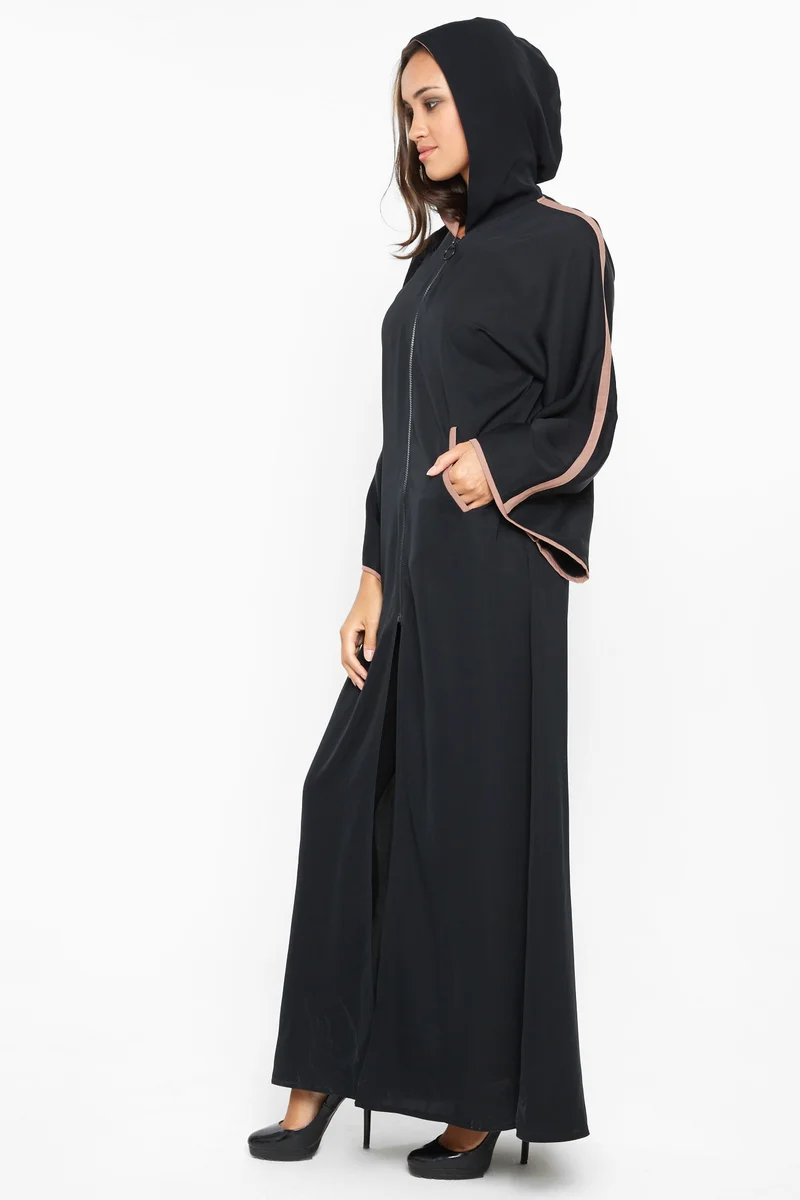 النخبة A casual sporty abaya with a hood and zipped closure with taupe stripe detail -AJ592A